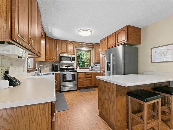 2nd image of 6650 Maple Dr