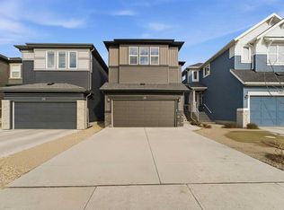 30 S Belmont Cres SW, Calgary, AB T2X 4N5