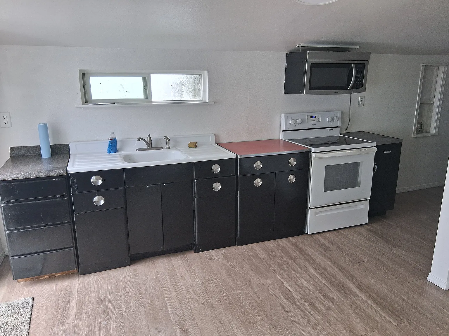4 bed, 600 sqft, $2,400 — Photo 2