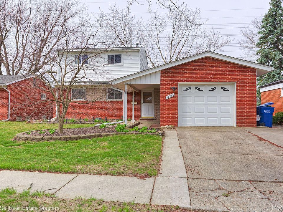 1st image of 28733 Newport Dr