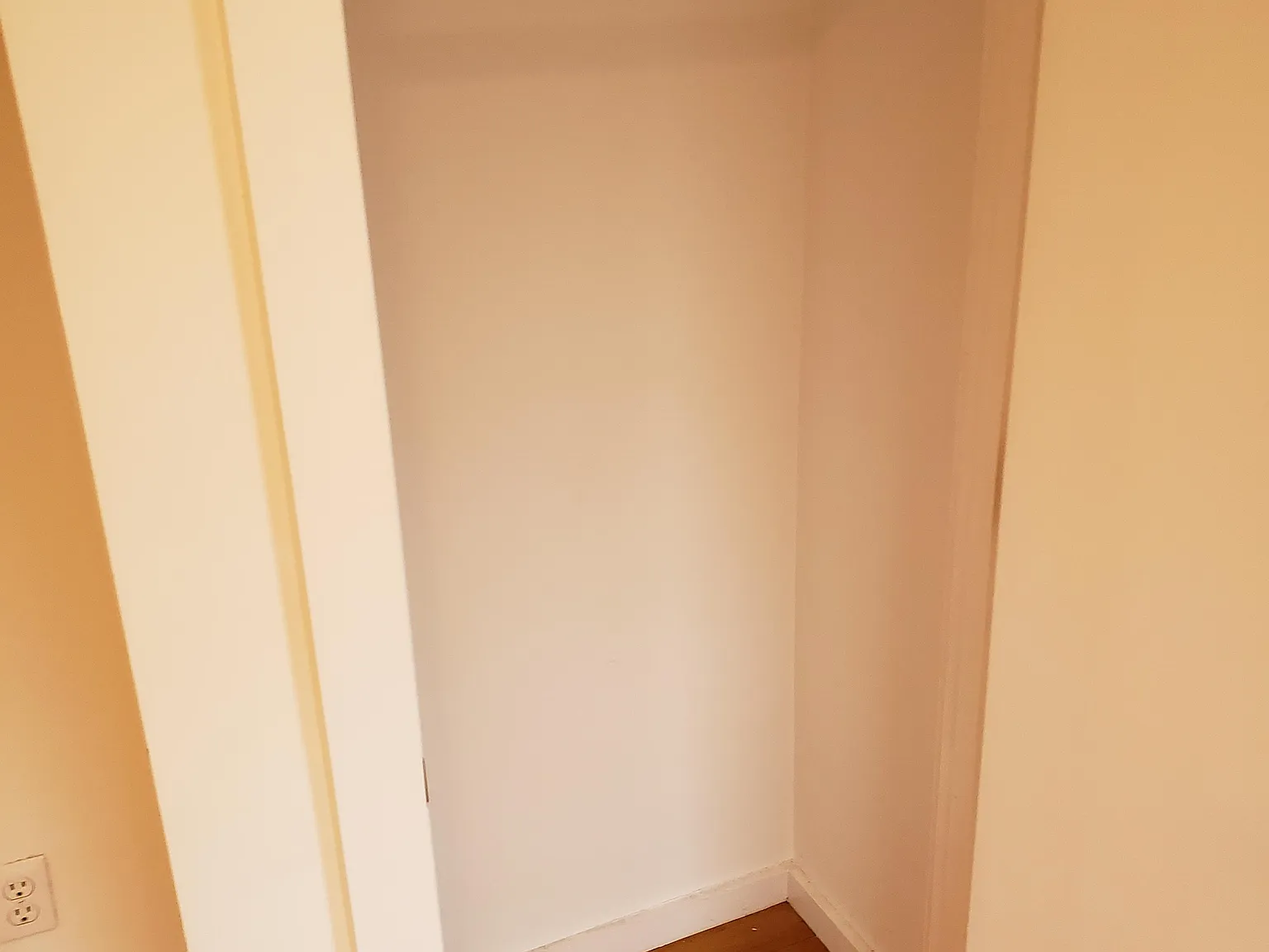 2 bed, 800 sqft, $3,350 — Photo 2