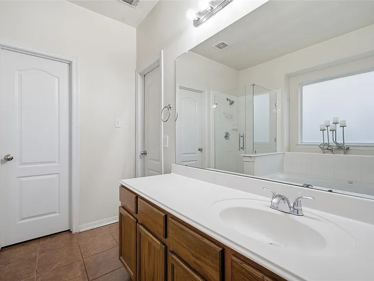 5106 Westwood Pines Dr — Photo 25