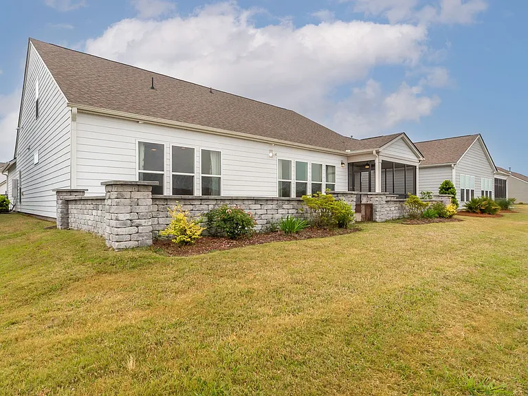 7129 Spoleto Dr — Photo 46