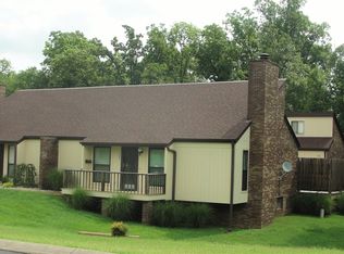 208 Castlewood Ln, Lebanon, TN 37087