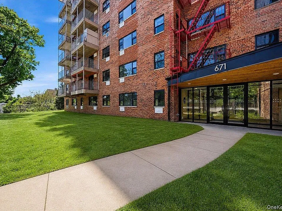 671 Bronx River Rd #22H