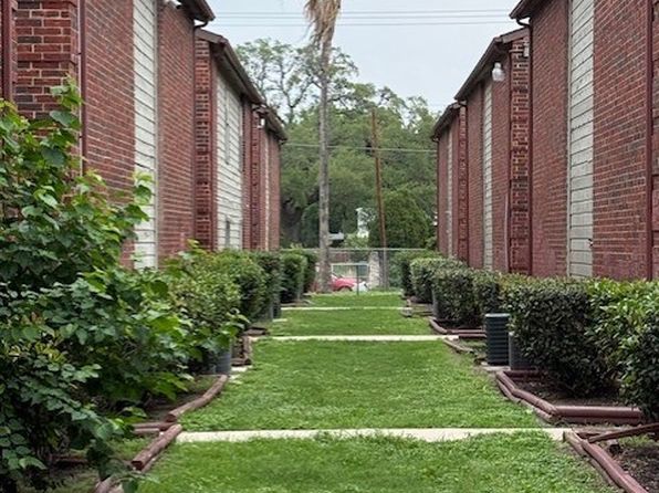 535 W Hutchins Pl #906