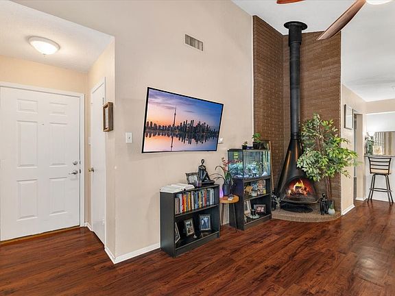 3rd image of 1217 Elm Ct