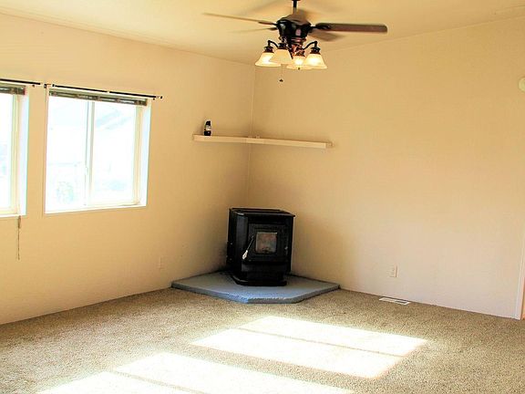 2nd image of 512 Center Ridge Dr