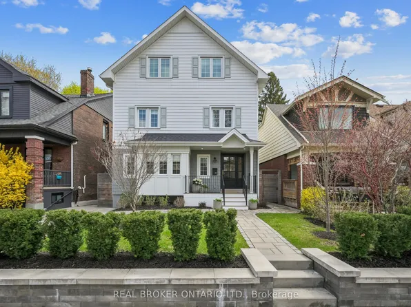39 Bowmore Rd, Toronto, ON M4L 3H8