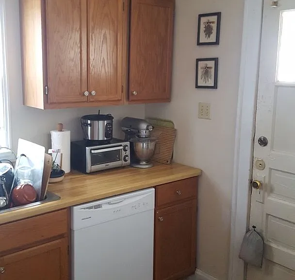 2476 Adams Ave — Photo 5