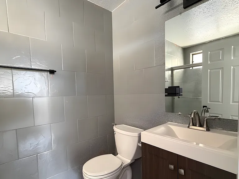 753 Cerritos Ave #6 — Photo 4
