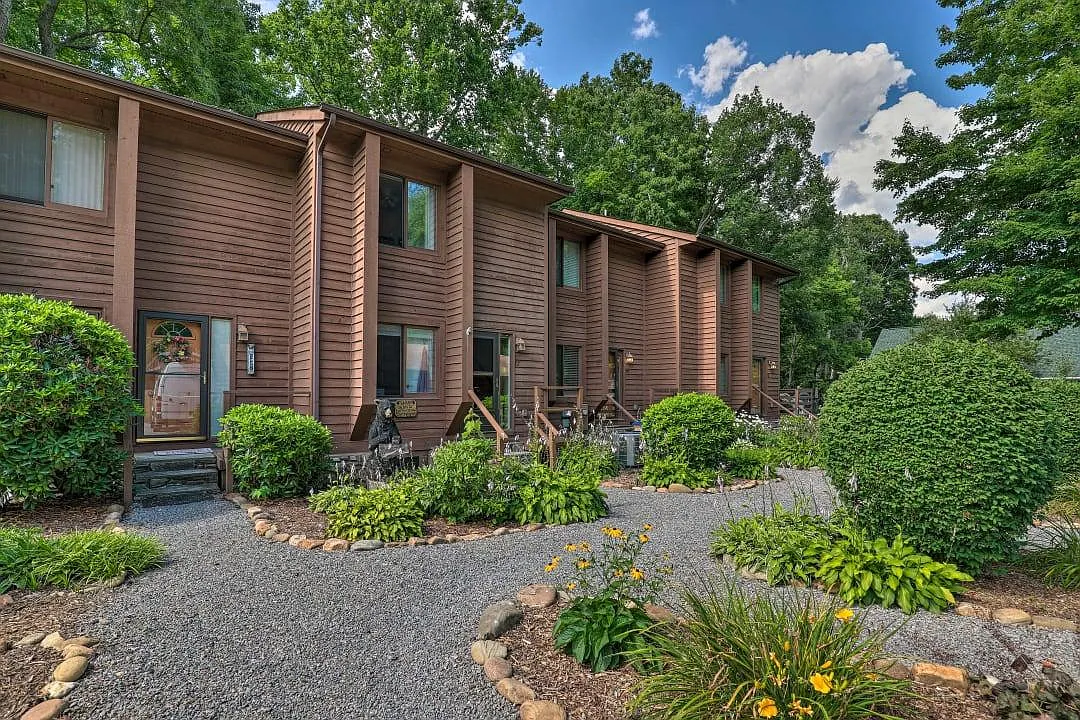 2 bed, 1.5 bath, 1024 sqft, $1,795 — Photo 3