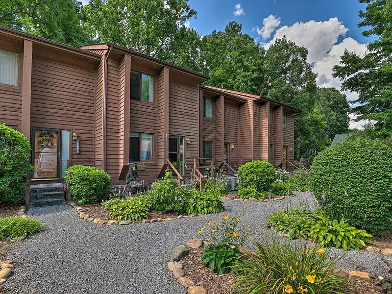 79 Riverside Villa Dr — Photo 3