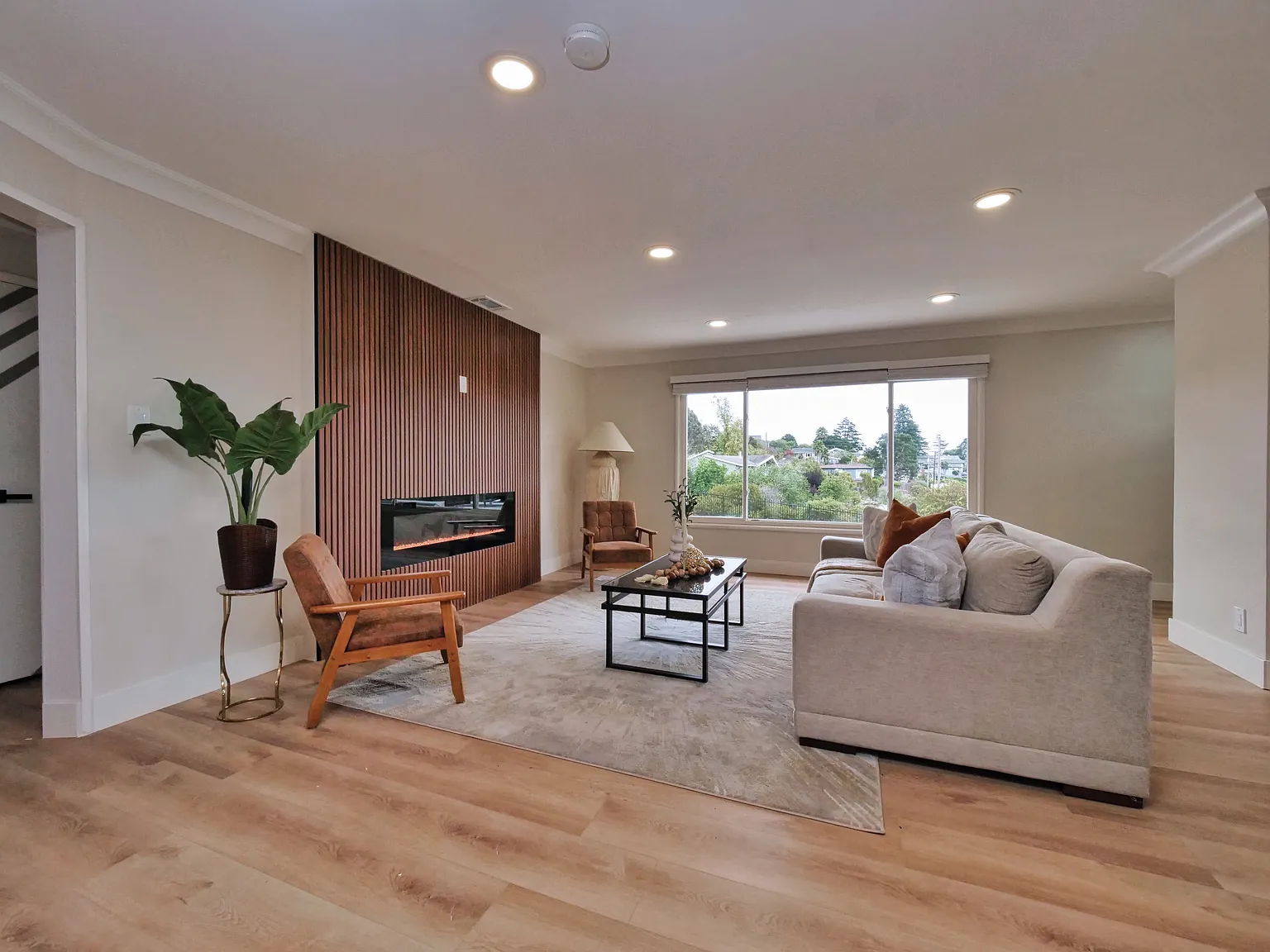 7433 Moeser Ln — Photo 4