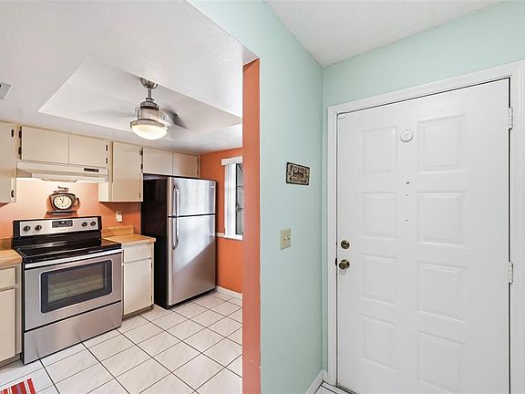 2nd image of 7612 Oakmont Ln