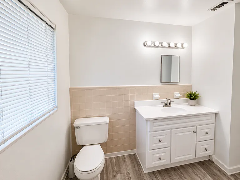 3236 NW 30th Pl — Photo 10