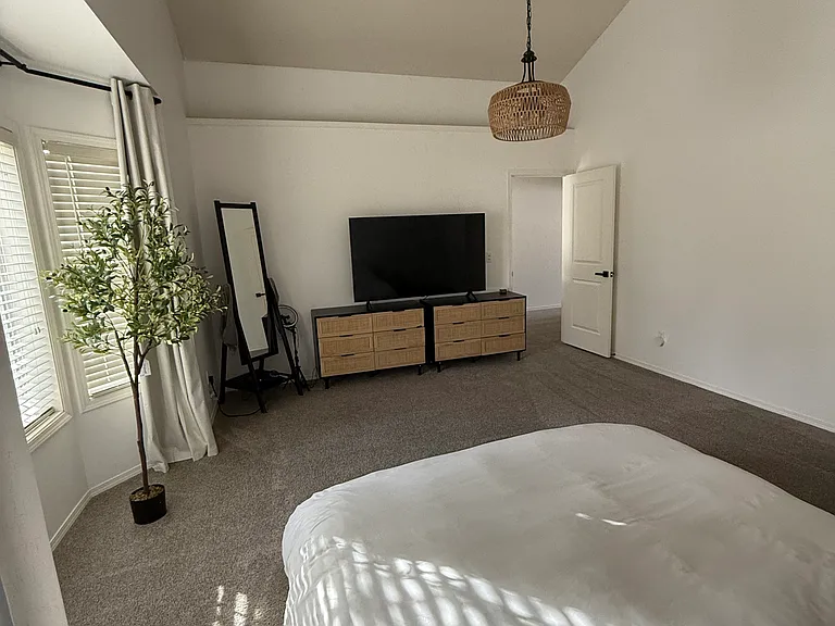 16508 NE 19th St — Photo 13