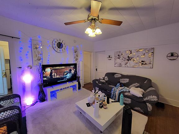 4th image of 1104 W 22nd St APT A