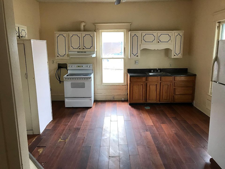 2nd image of 212 E Chester Ave APT 1