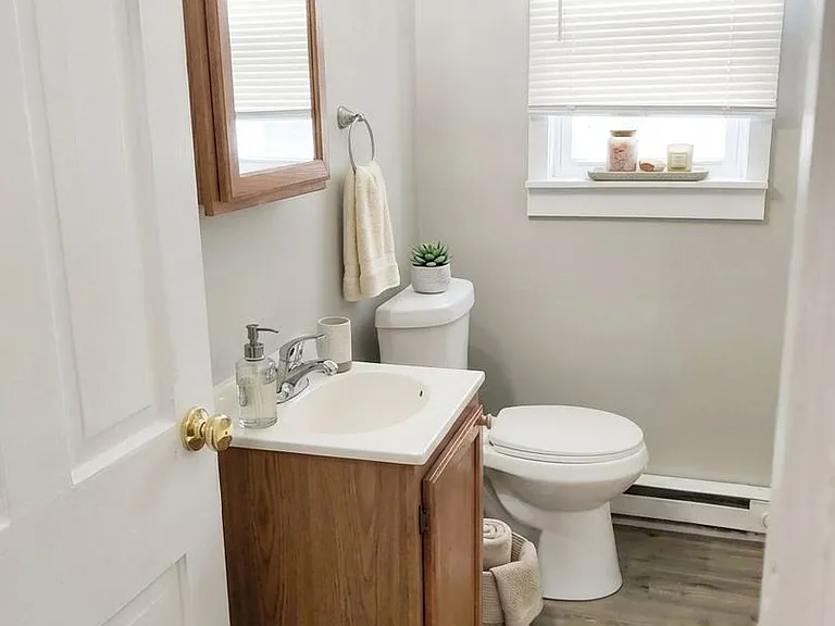 908 E Main St — Photo 7