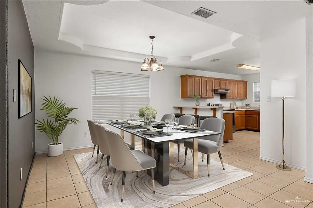 3 bed, 2.0 bath, 1520 sqft, $1,500 — Photo 3