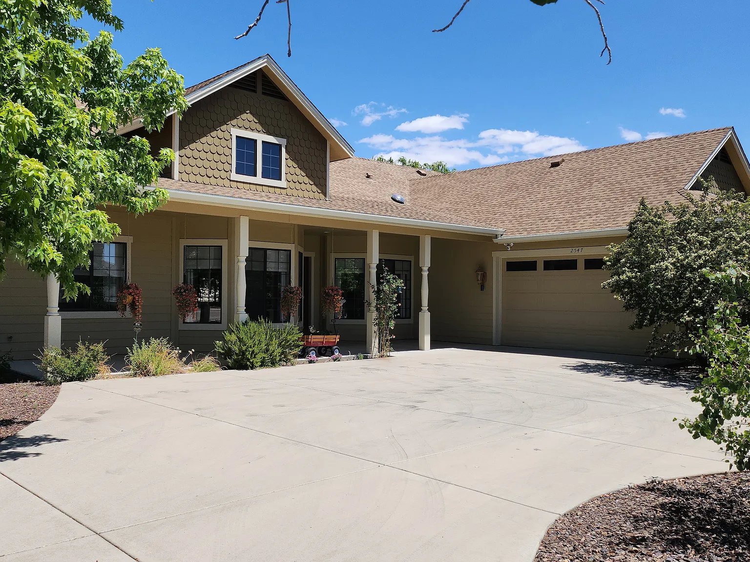 3 bed, 2150 sqft, $2,750 — Photo 1