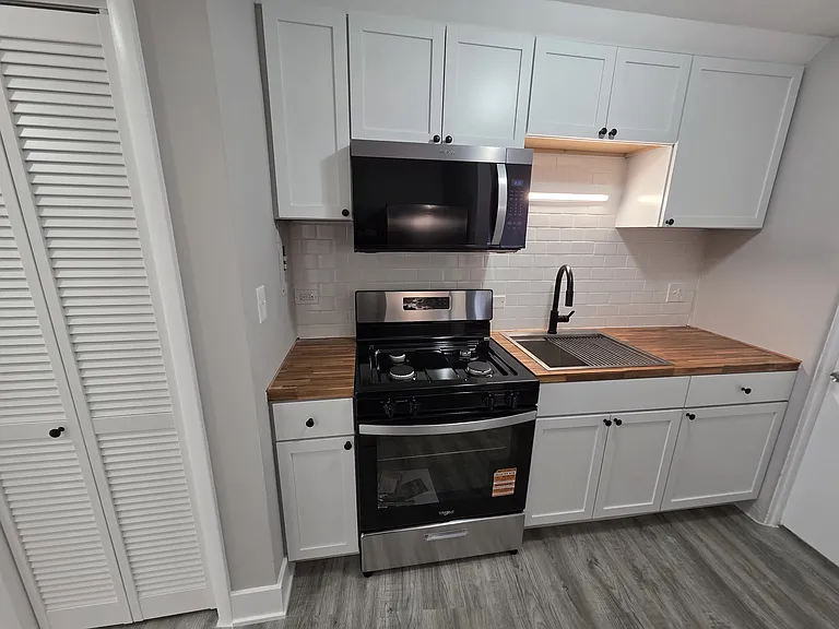 6901 N Ridge Blvd #1F — Photo 8