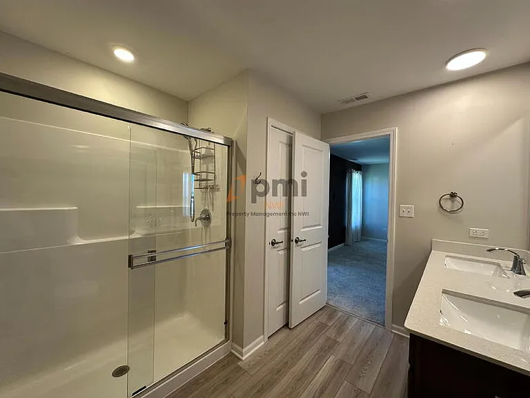 8366 Kannon Dr — Photo 24