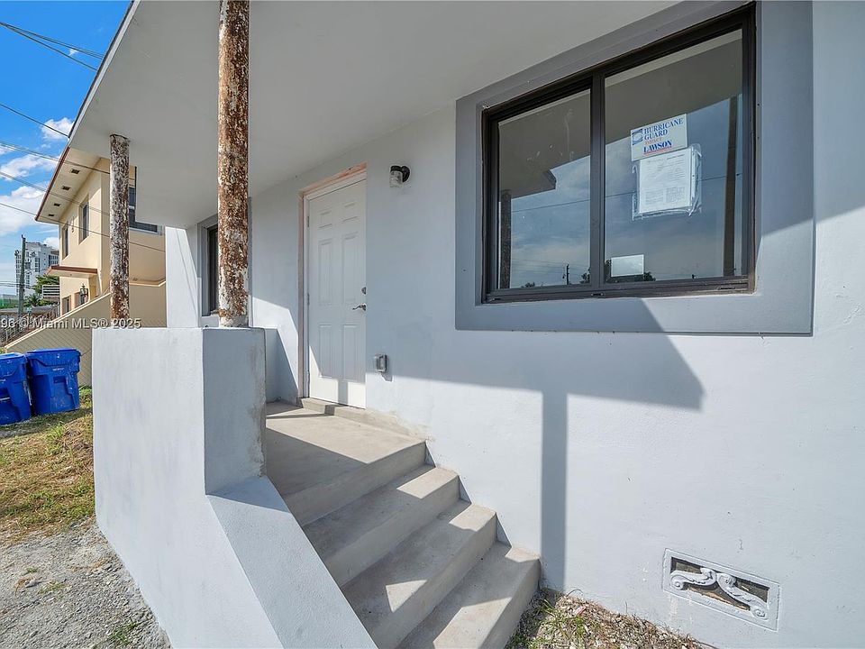 Building Photo 3
