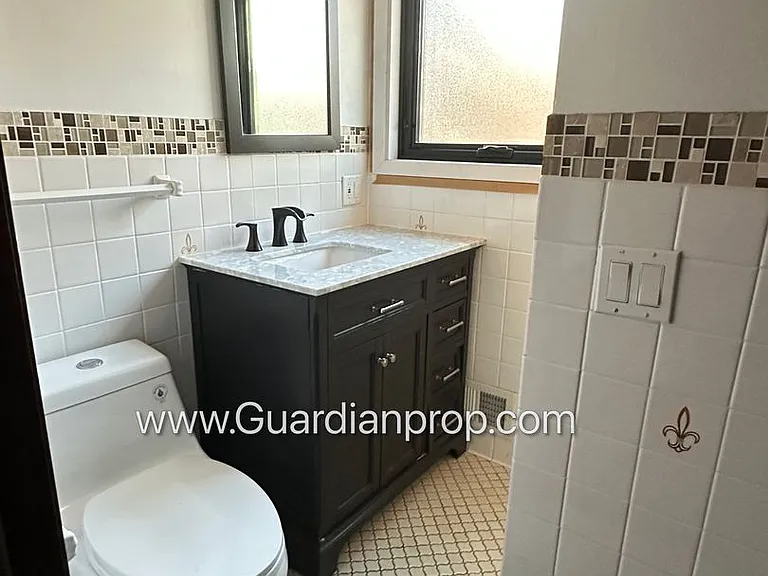 3304 Skyview Dr — Photo 13