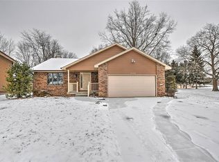 1950 Carl Ct, Decatur, IL 62526