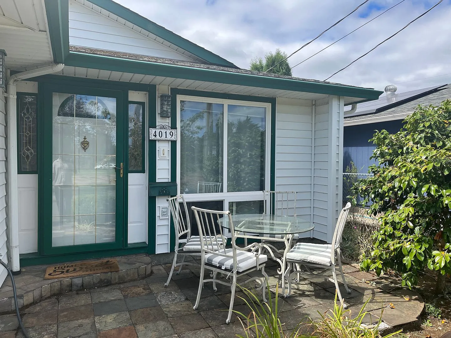 Beautful 3 Bed/2 bathroom home in Foster-Powell neighborhood ~ large living room and front patio!... — Photo 3
