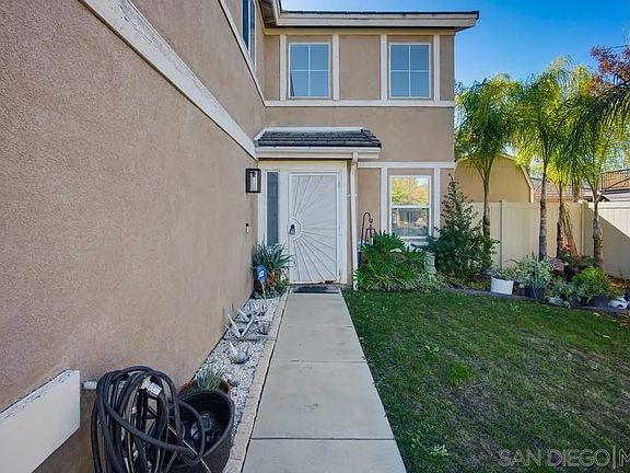 3rd image of 27983 Springhaven St