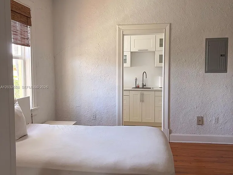 900 16th St #301 — Photo 11