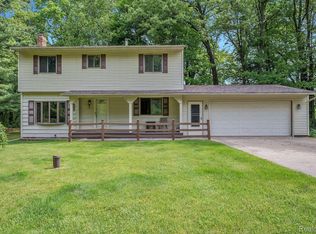 515 E Norway Lake Rd, Lapeer, MI 48446