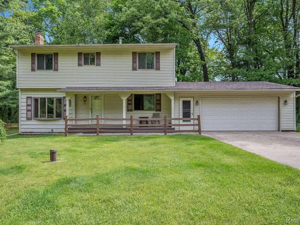 515 E Norway Lake Rd, Lapeer, MI 48446