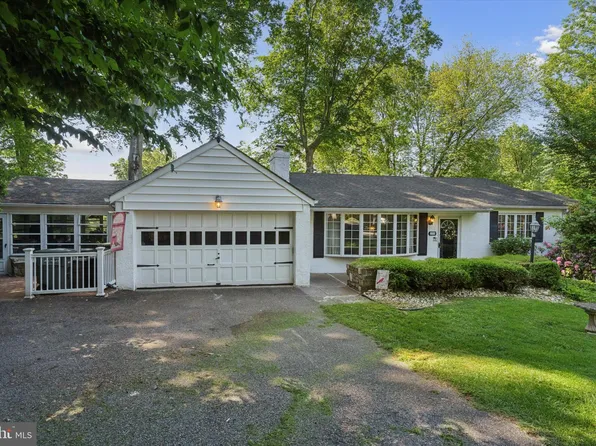 11 Indian Path Ln, Feasterville Trevose, PA 19053