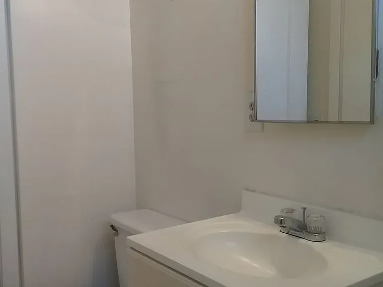 1513 Evergreen St — Photo 9