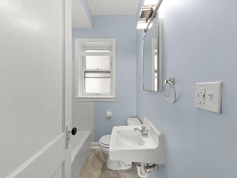 9118 Lincoln Ave #2 — Photo 4