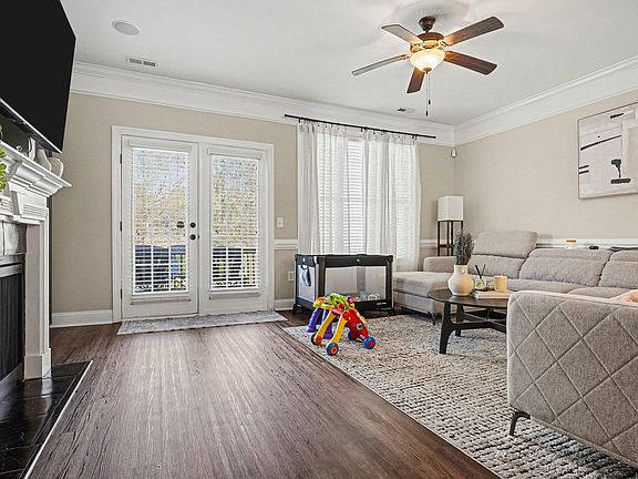 5th image of 429 Georgetown Cir