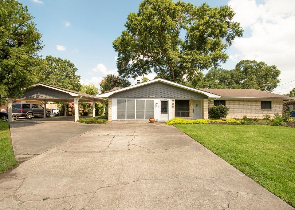 1st image of 209 Birch Dr
