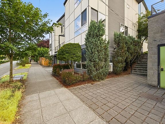 5th image of 4767 35th Avenue S