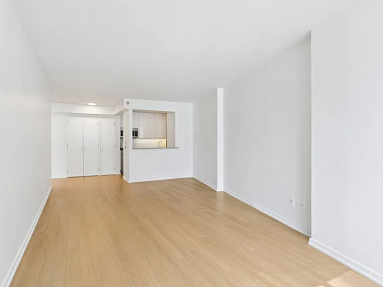 75 W End Ave #S9I — Photo 5