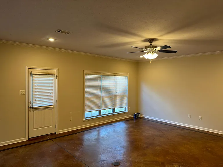 1380 Sena Dr — Photo 4