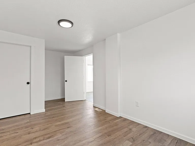 1, 2, and 3 Bed Townhome Style Homes Close to Sloan's Lake, Panorama Park!! — Photo 6