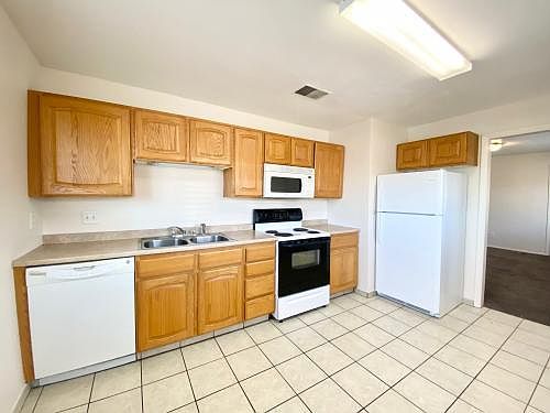 2nd image of 1468 W Pacific Ave APT 3