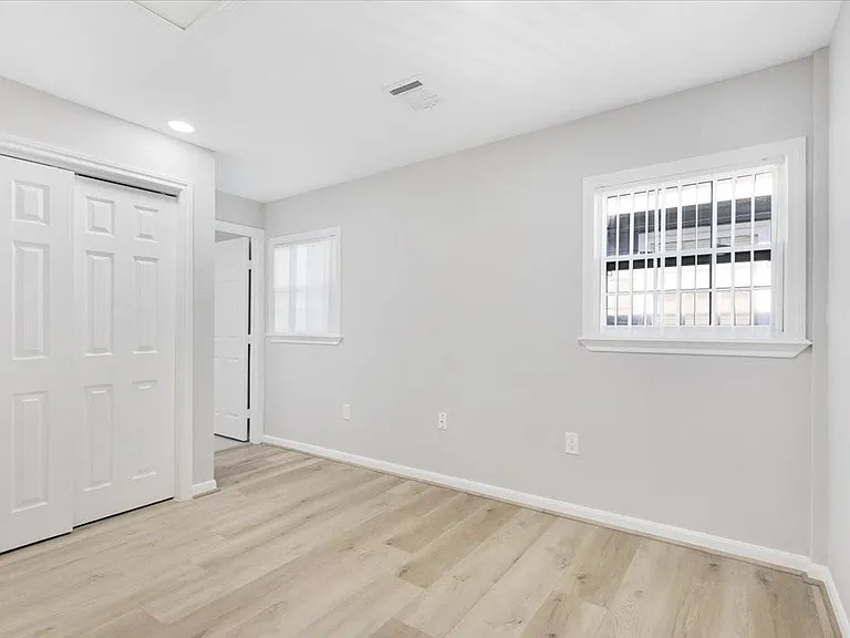 234 W 27th St #3 — Photo 5
