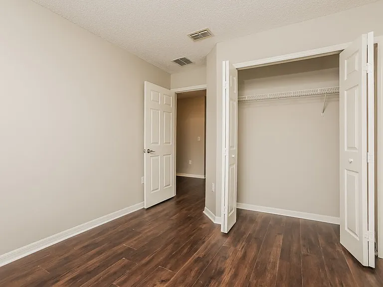 233 Bluff Pass Dr — Photo 13