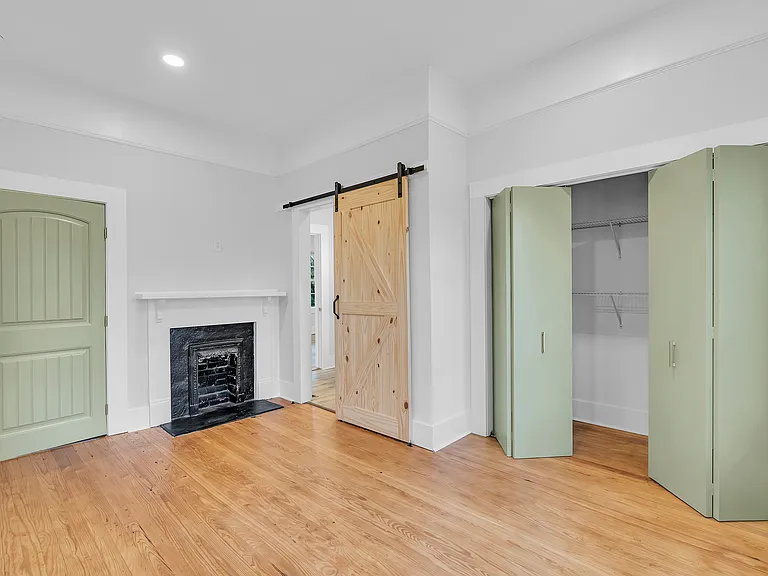 289 Werts St — Photo 8