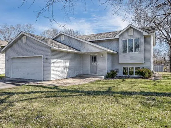443 Market St S, Shakopee, MN 55379